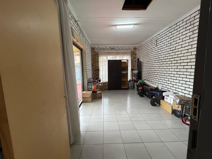 4 Bedroom Property for Sale in Waterval East North West